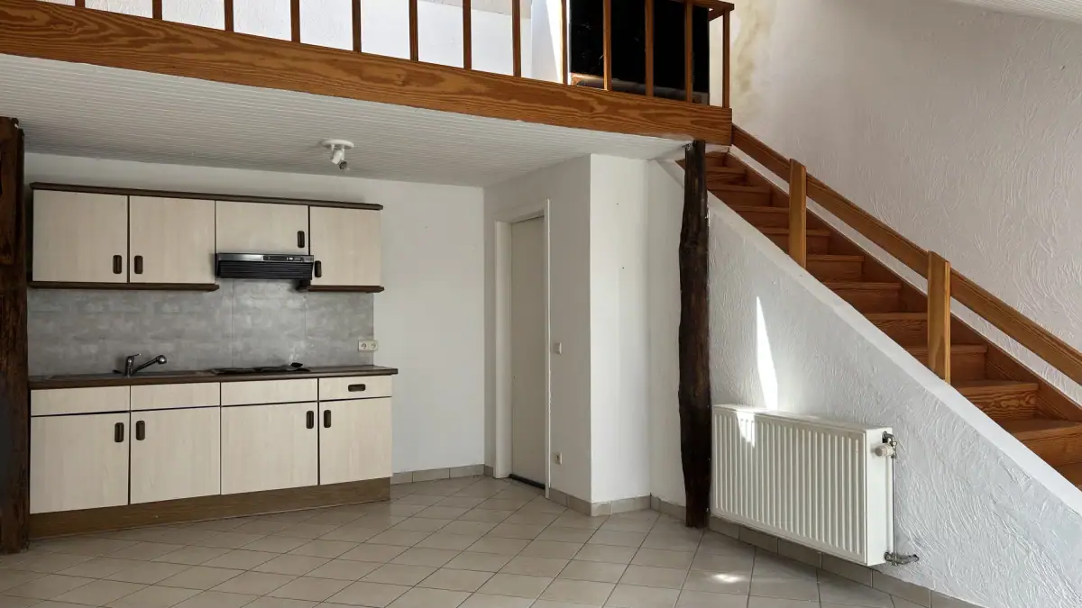 Le studio sous les combles avec kitchenette et mezzanine